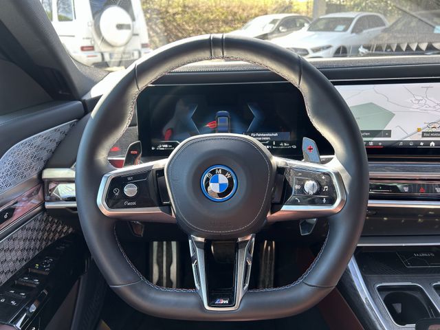BMW M760