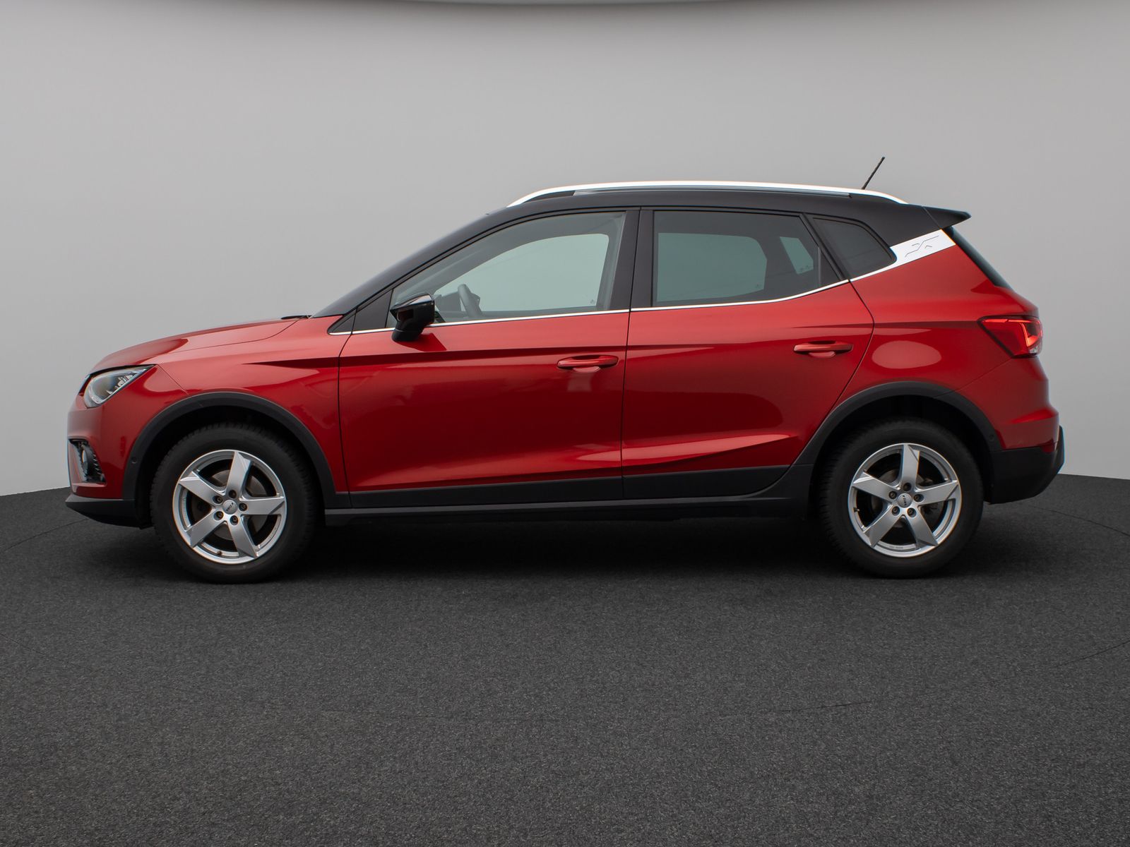 Fahrzeugabbildung SEAT Arona FR 1.5 TSI Kamera LED Tempomat Sport