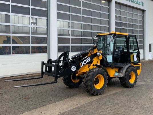 JCB 407 Agri