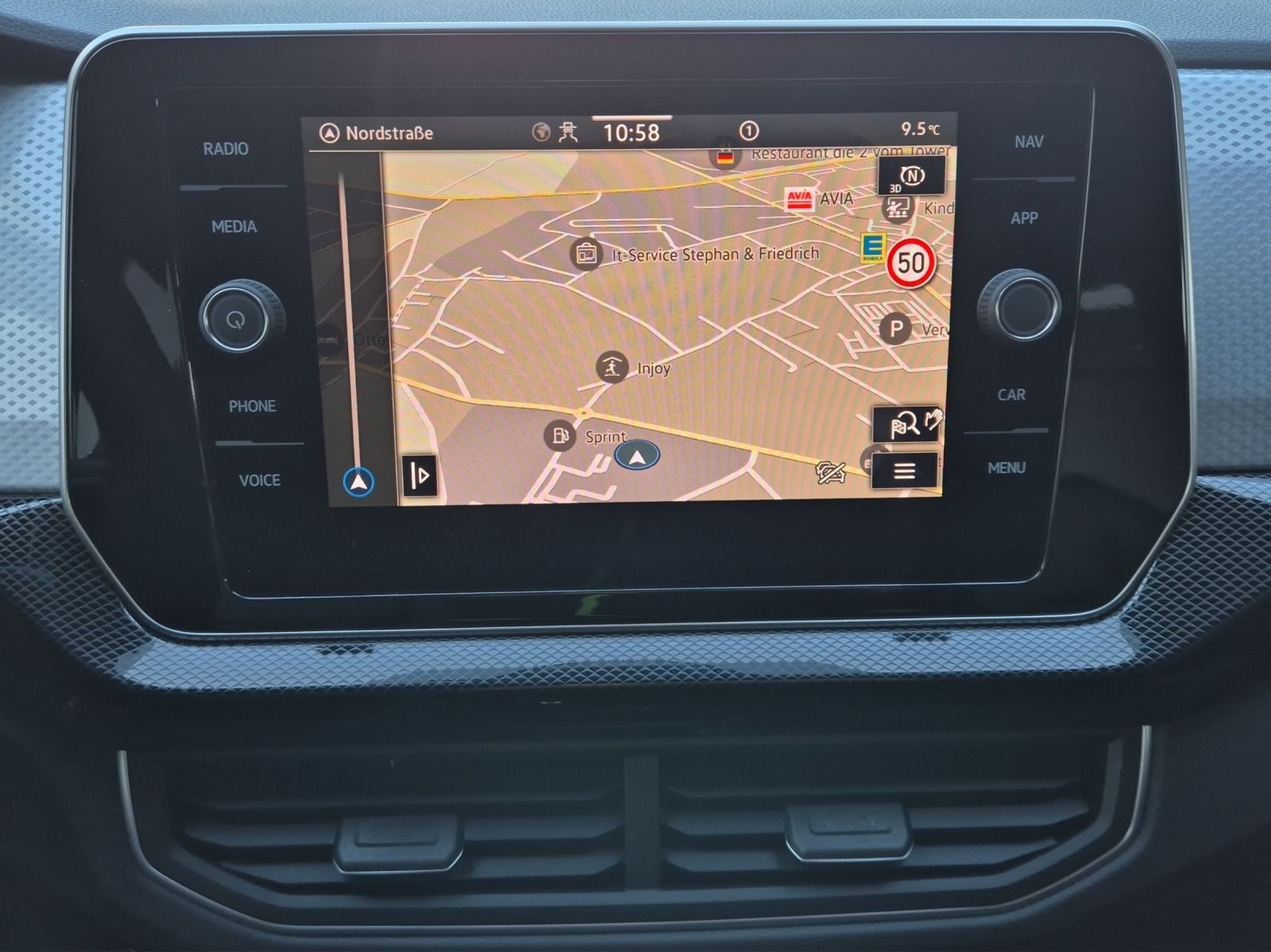 Fahrzeugabbildung Volkswagen T-Cross TSI Goal DSG LED AHK Navi AID ACC Park-A