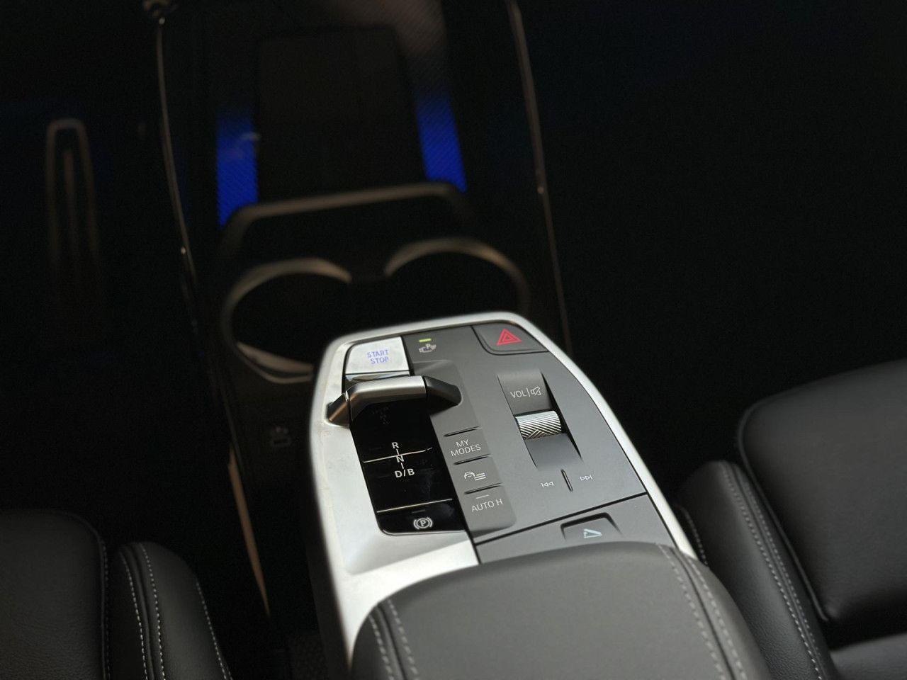 BMW iX2 x30 M Sport Pro AHK HUD Ha/Ka PanoD Navi LED