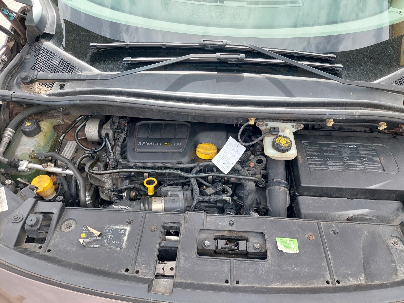 Renault Scenic 2012 — photo 21