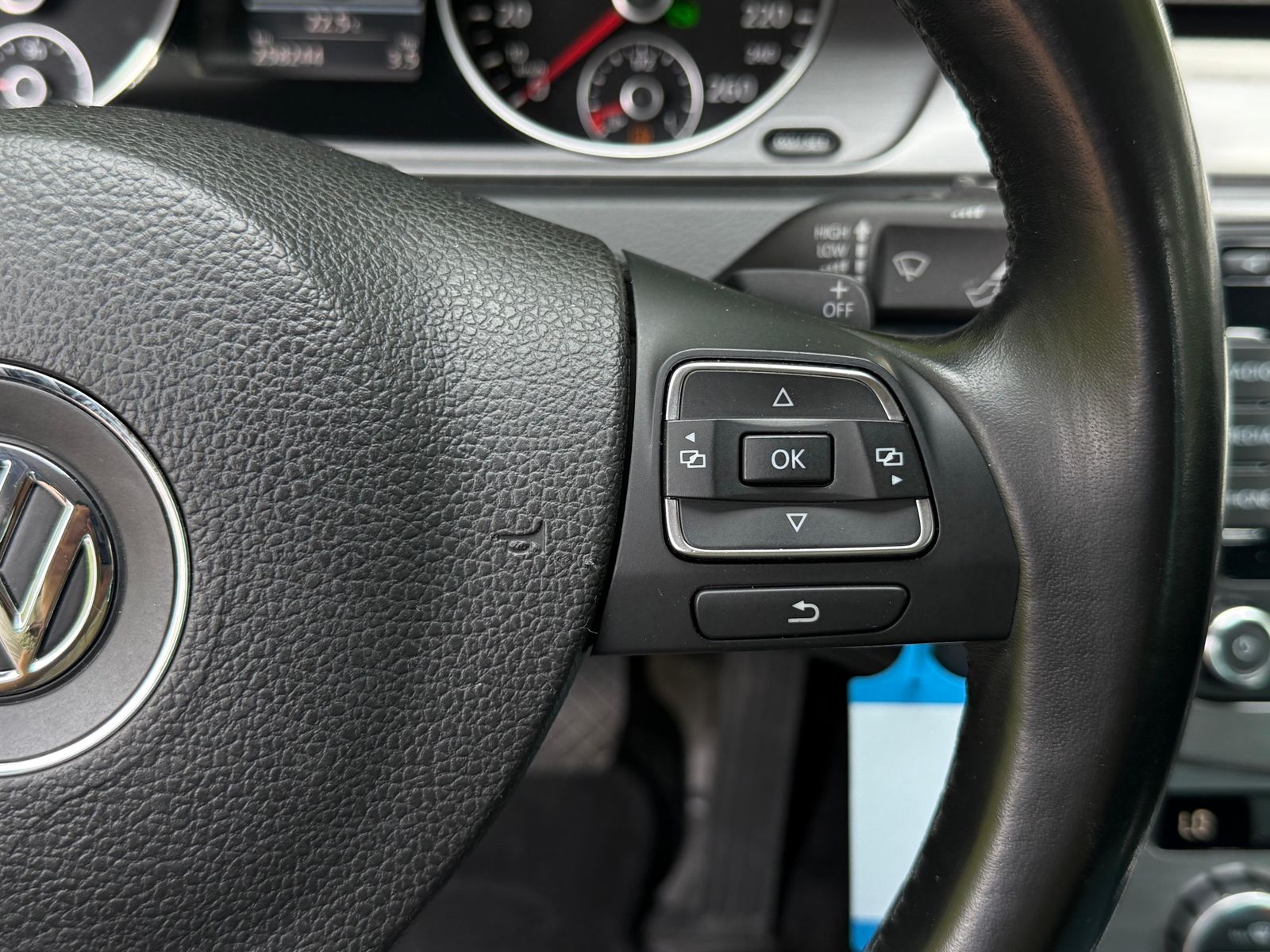 Fahrzeugabbildung Volkswagen Passat Variant 2.0TDI DSG Comfort XEN+STHZ+AHK+