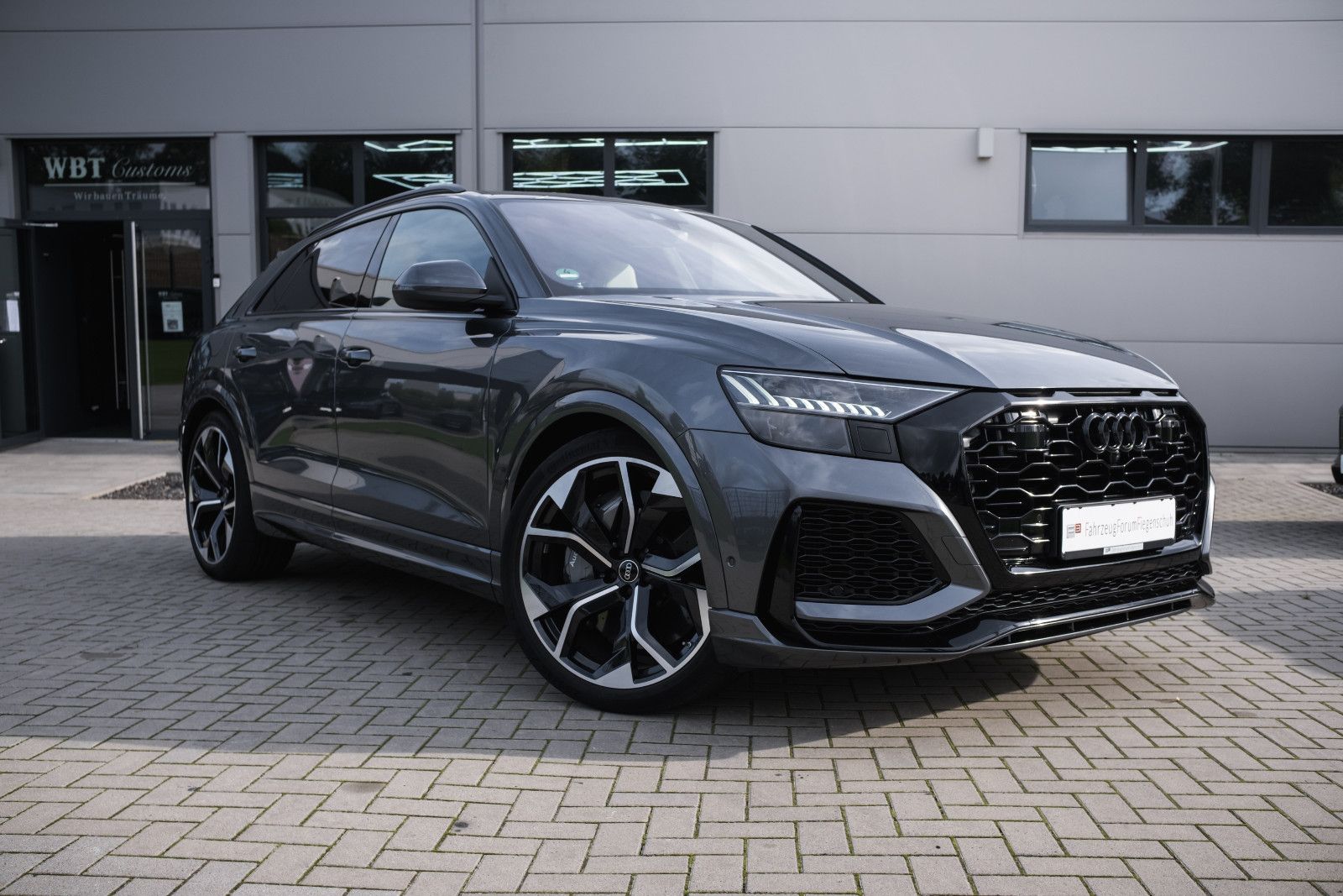Fahrzeugabbildung Audi RSQ8 4.0 TFSI -Assistentz-Paket -Plus-Keramik-Br