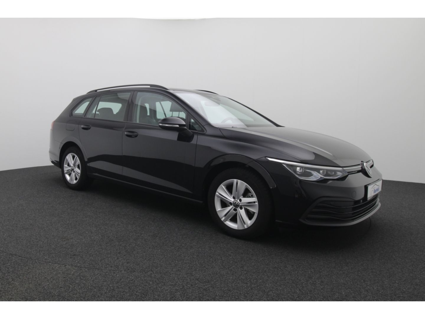 Fahrzeugabbildung Volkswagen Golf VIII Variant Life AHK SHZ ACC