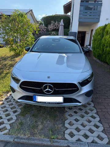 MERCEDES-BENZ A 200 163ps Automatik +Multibeam +Garantie