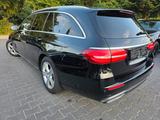 Mercedes-Benz E 220 E -Klasse T-Modell E 220 d - Mercedes-Benz E 220: Kombi