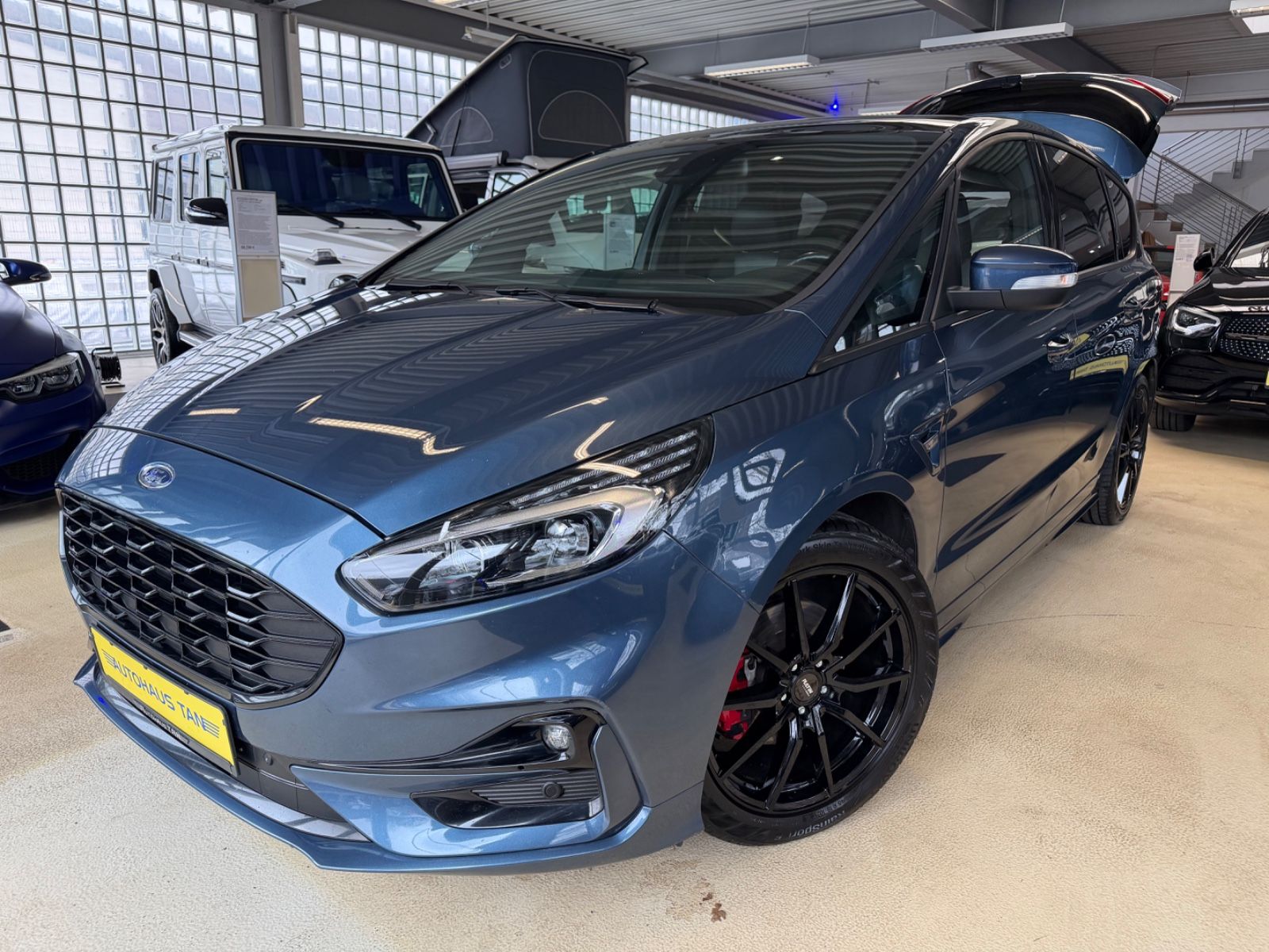 Fahrzeugabbildung Ford S-Max ST-Line *Pano* 7 Sitzer