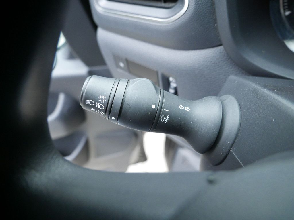 Fahrzeugabbildung Renault Master Kasten FWD Komfort L2H2 3,5t Automatik