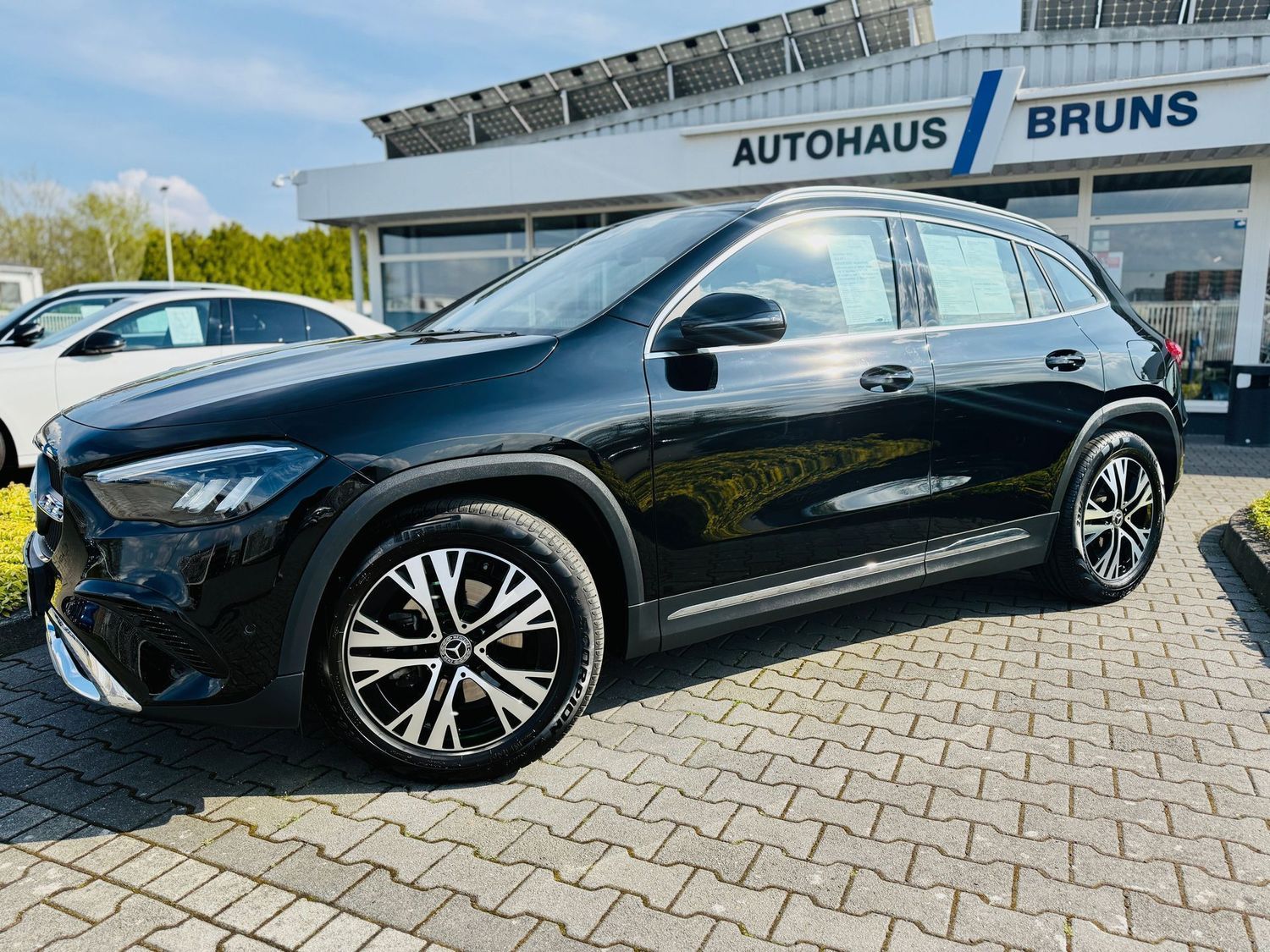 Fahrzeugabbildung Mercedes-Benz GLA 200 d PROGRESSIVE, AHK schw., LED, RFK, PTS,