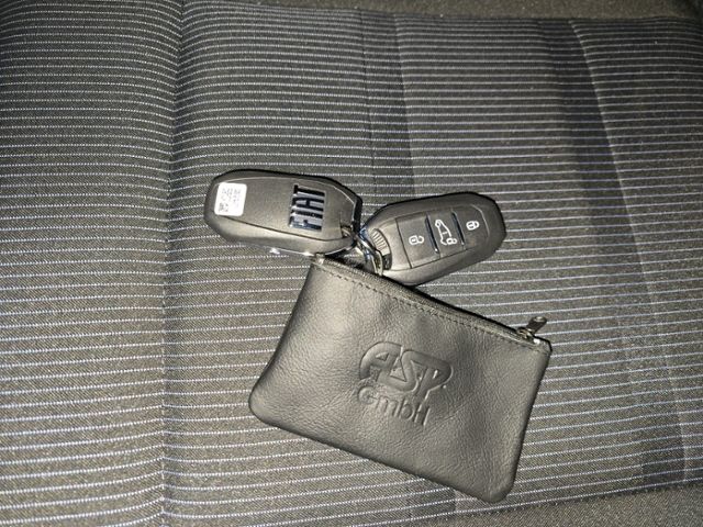 Fahrzeugabbildung Fiat Doblò 4 Kombi XL Rollstuhlgerecht Rollstuhlrampe