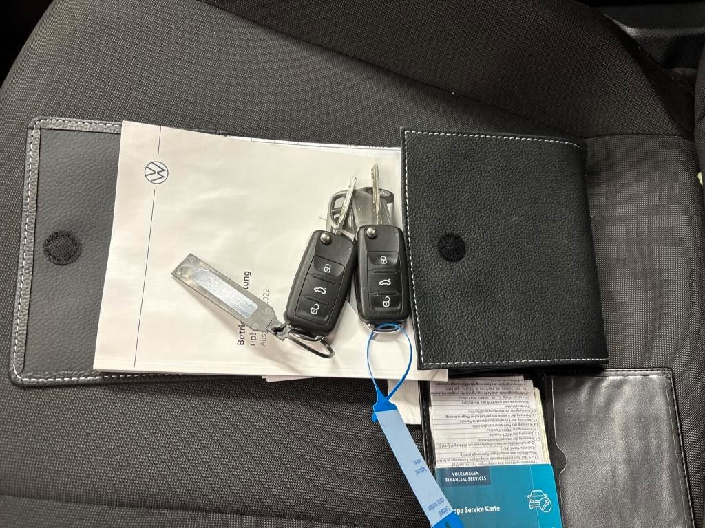 Fahrzeugabbildung Volkswagen up! SITZHEIZUNG KLIMA 4-TÜREN NEBEL GJ 1.H