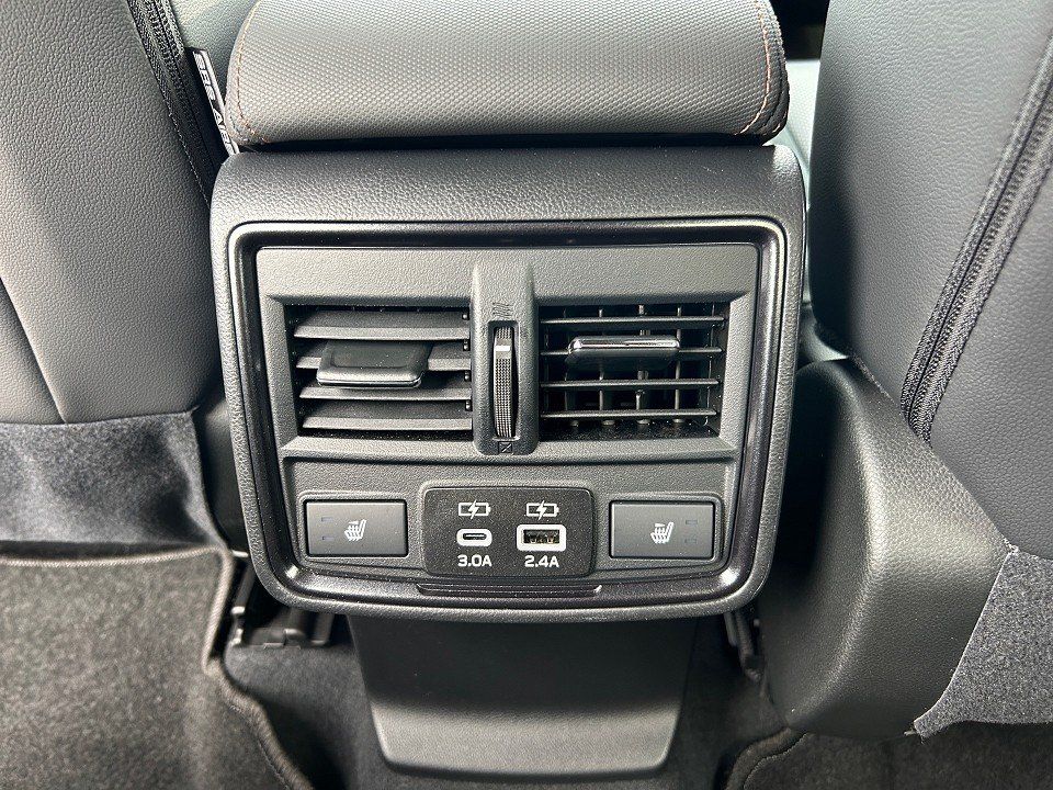 Fahrzeugabbildung Subaru FORESTER 2.0ie AUT AWD PLATINUM PANO 360+H&K+LED