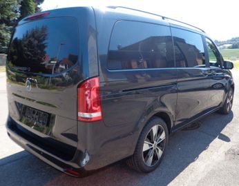 Mercedes V 220 - 9