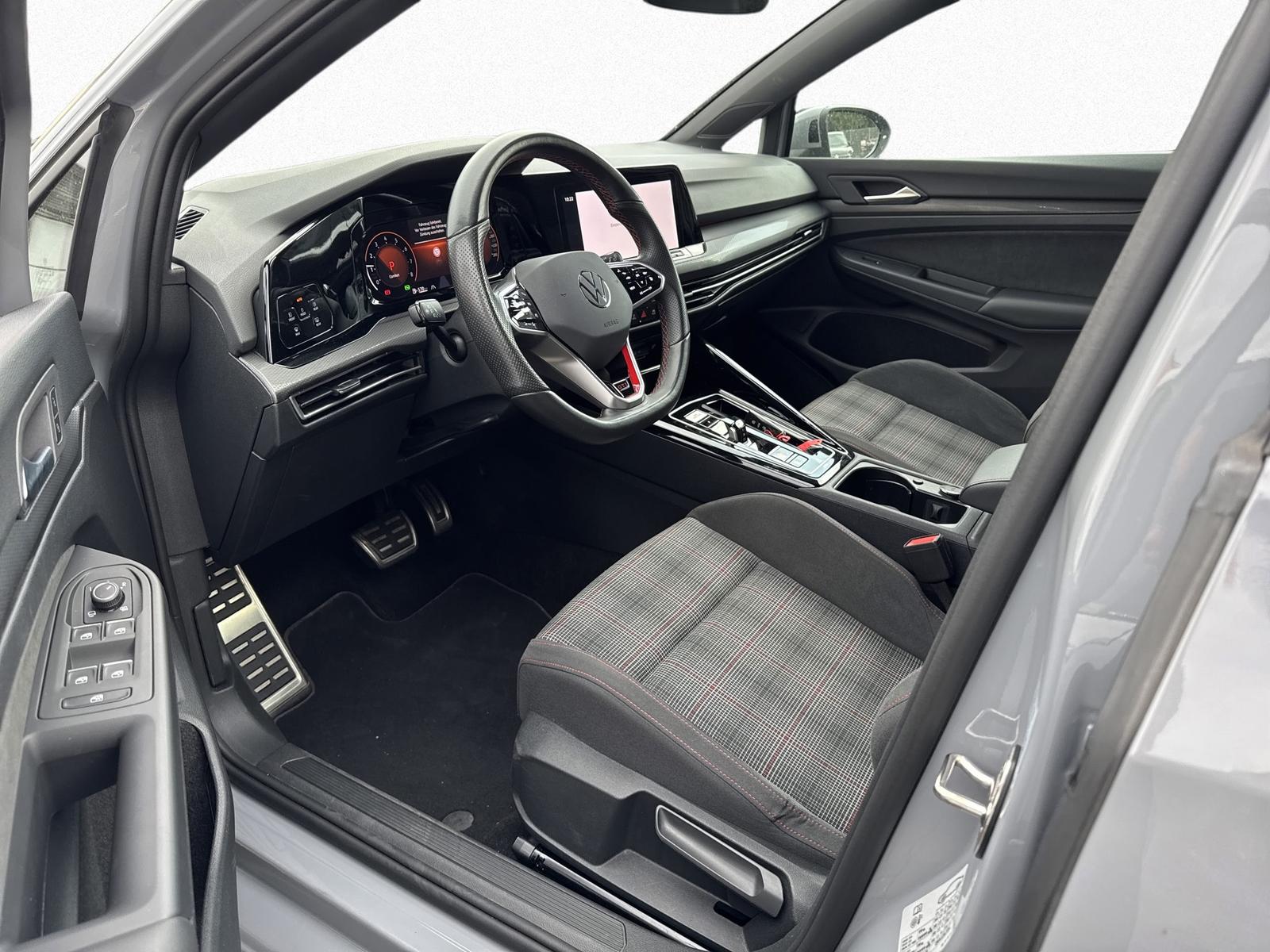 Volkswagen Golf VIII GTI 2.0 TSI 7-DSG NAVI KLIMA PDC