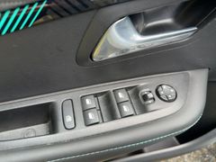 Foto Nummer 12: PEUGEOT 208