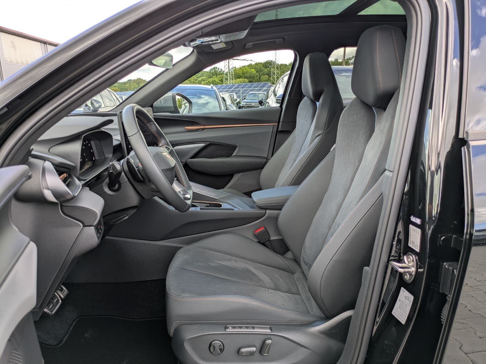 Fahrzeugabbildung CUPRA Terramar 2.0 TSI 4D VZ HUD*MATRIX*PANO*DCC*20"