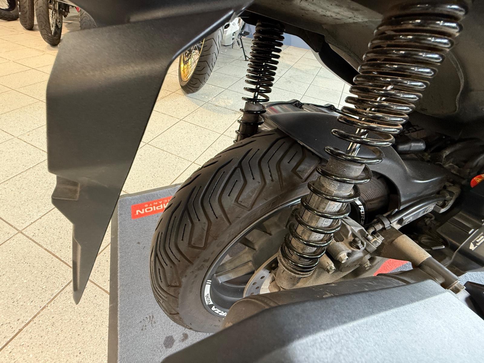 Honda Forza 125 inkl. Top Case