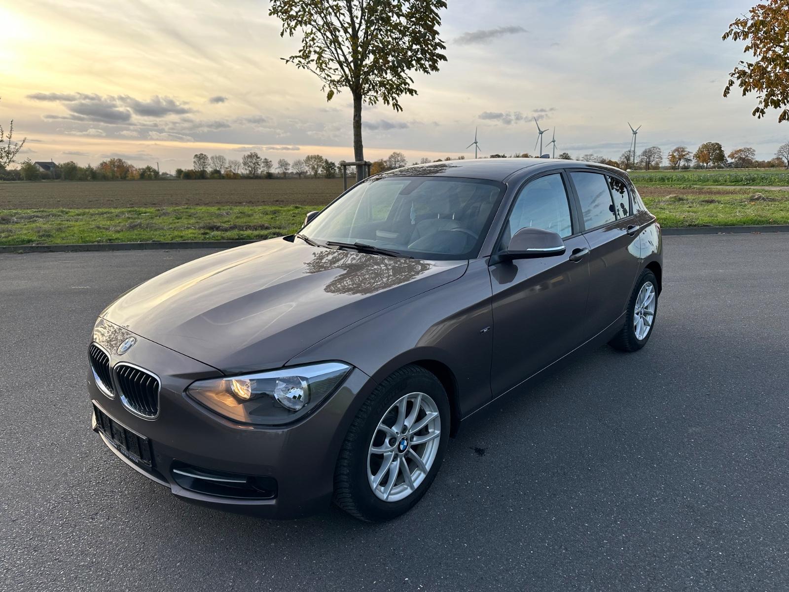 BMW 116i Sport Line, Leder, Navi,