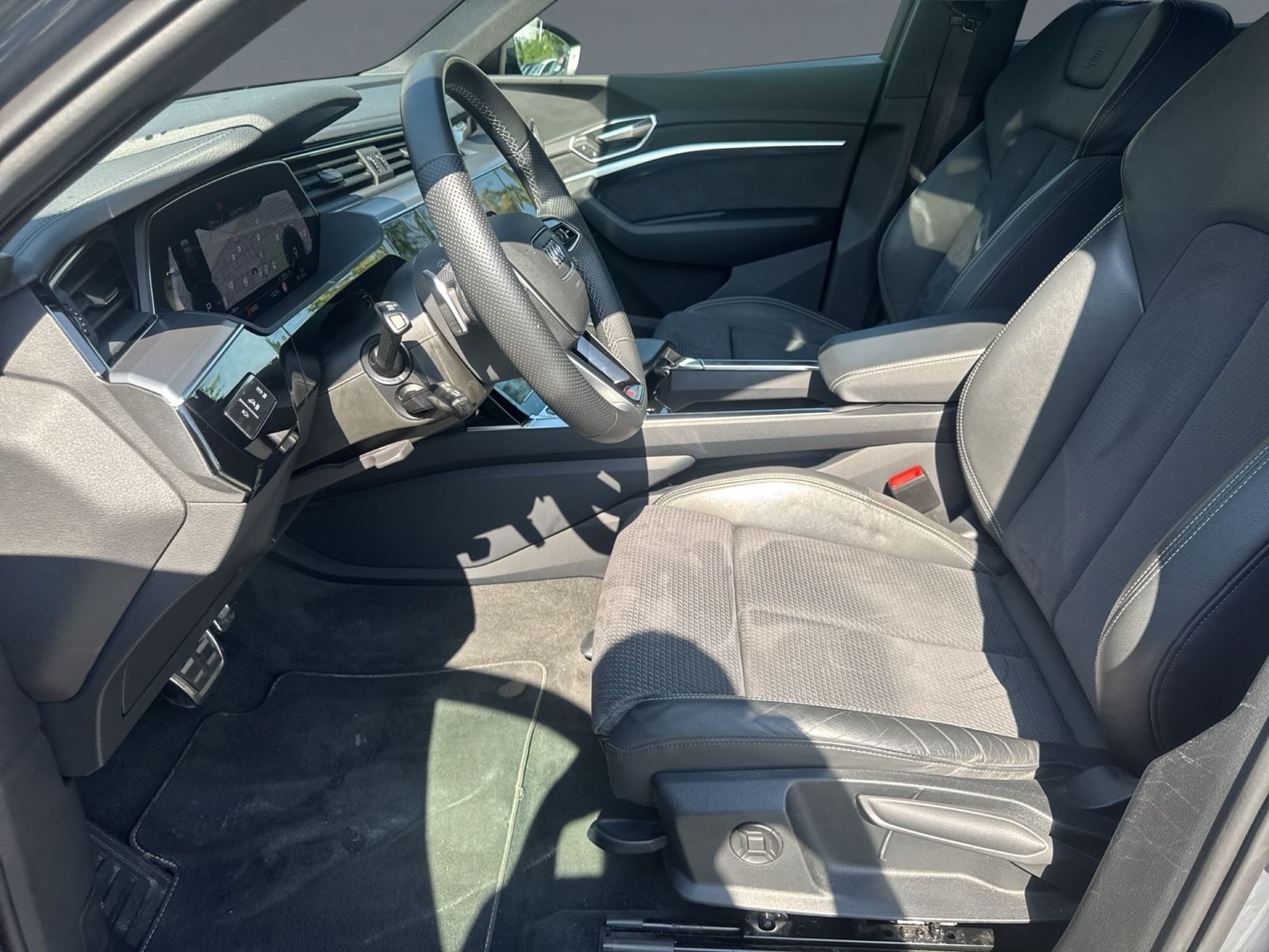 Audi Q8 e-tron - Bild 19