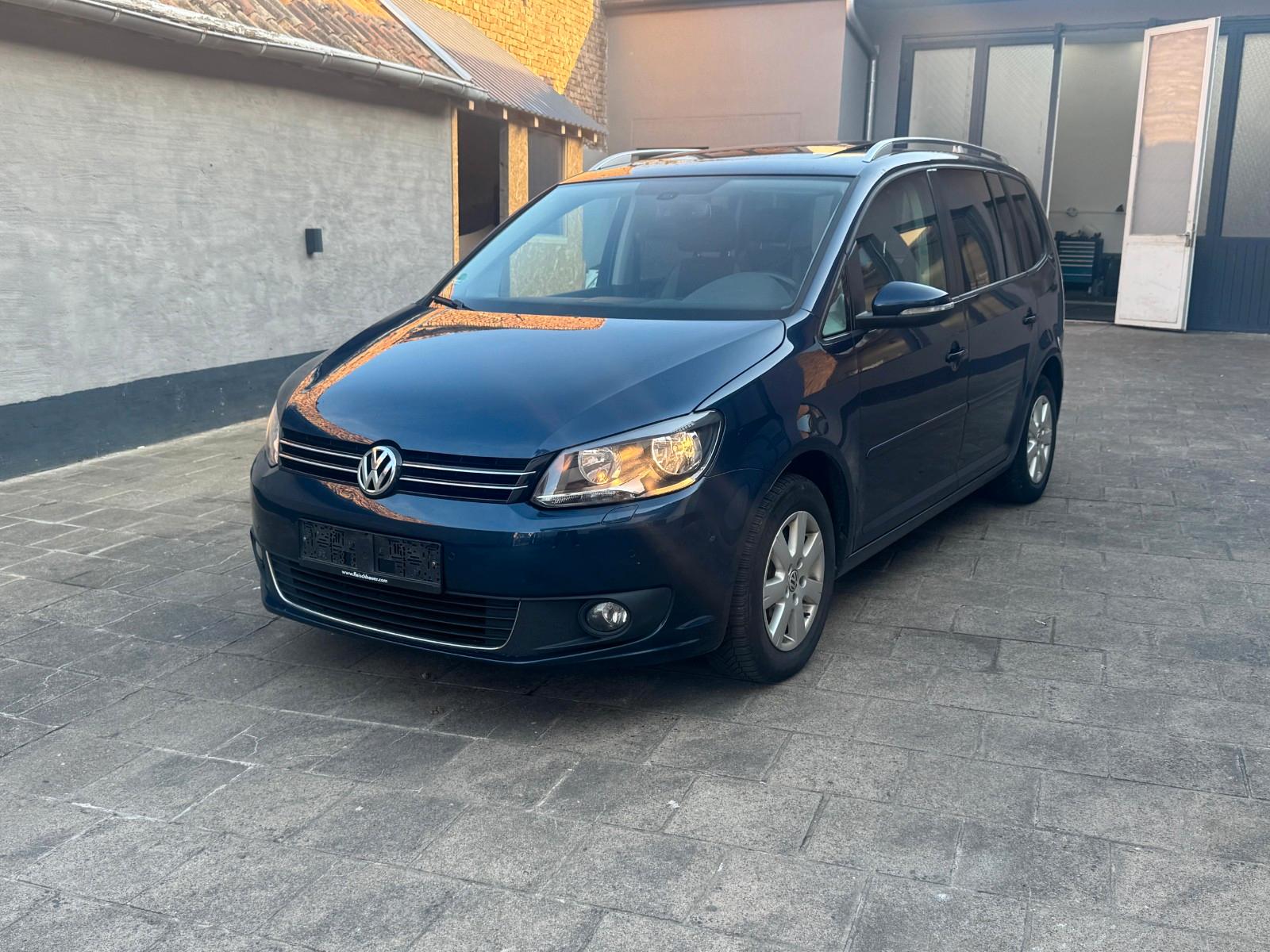 Volkswagen Touran Life 1,2 BMT+PANO+SHZ+Massagesitze+AHK!!!