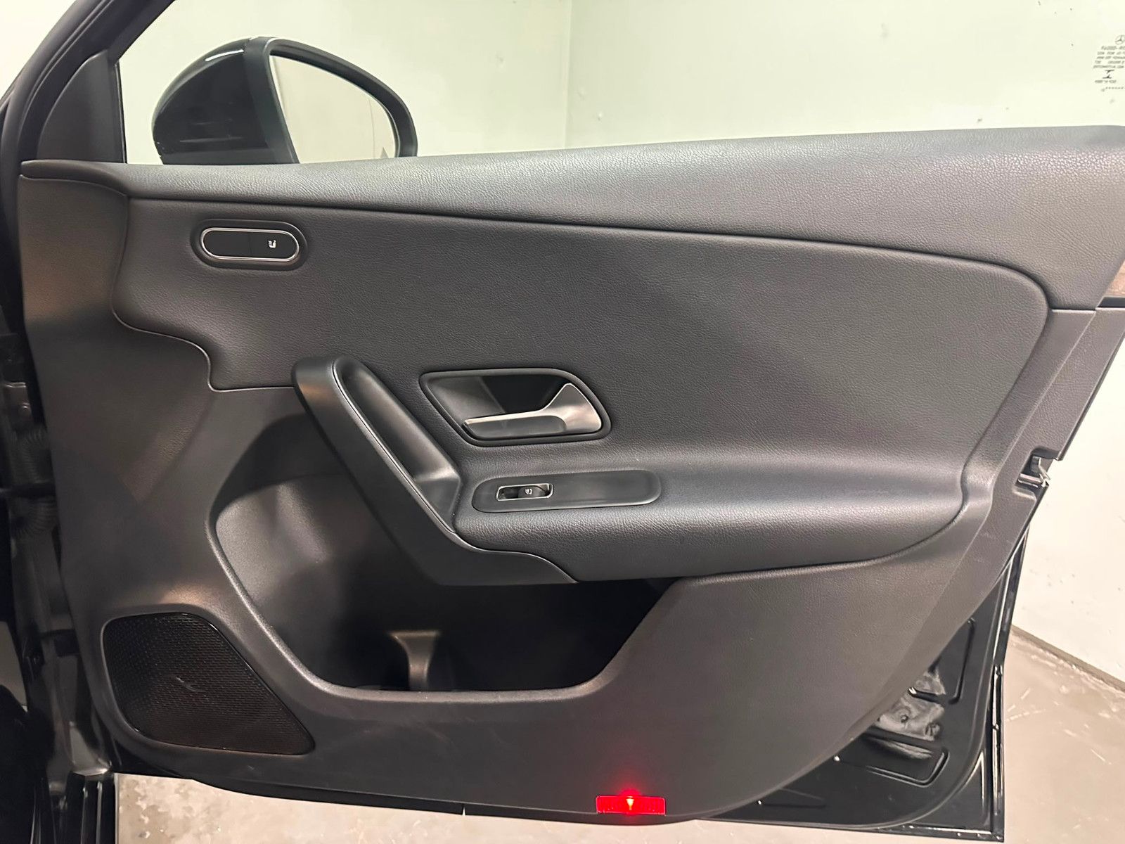 Fahrzeugabbildung Mercedes-Benz A 200 d Limousine NAVI*KLIMA*SH*TOTWI*SPURH*LED*