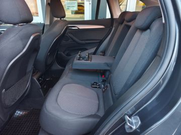 BMW X1 sDrive 18 d*LED*AHK*Navi*SHZ*Kamera*PDC*
