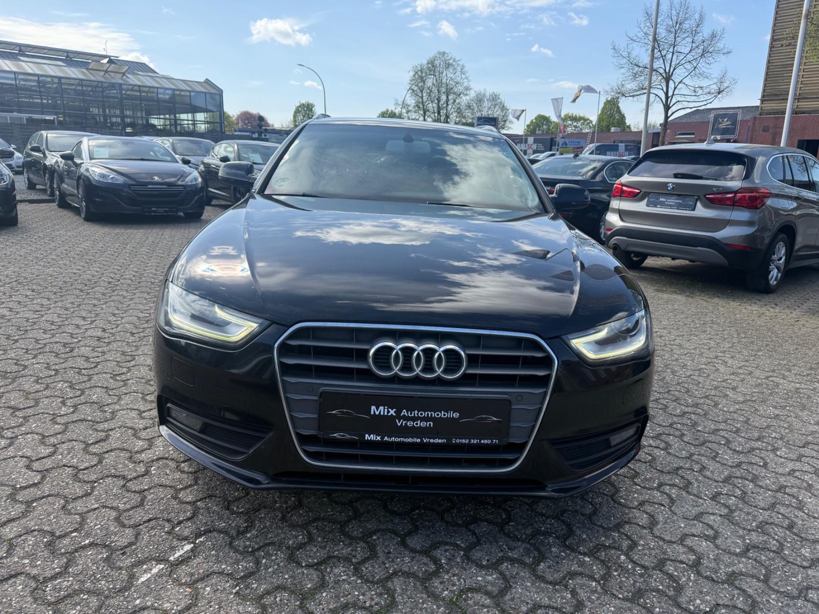 Audi A4 2013 — салон