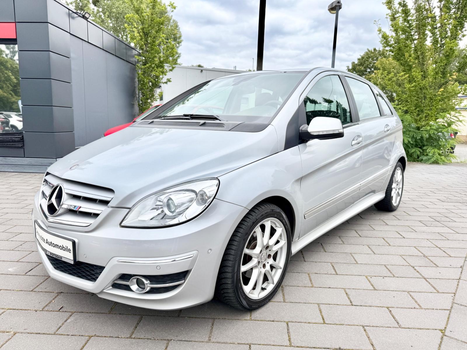 Mercedes-Benz B 180,Automatik,Sitzheizung,Klima,Teilleder,PDC
