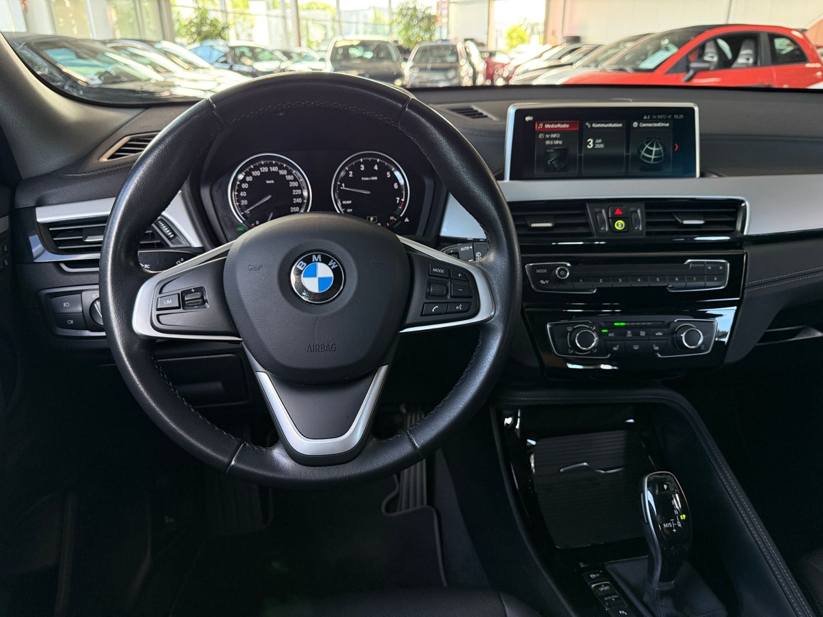 Fahrzeugabbildung BMW X2 sDrive 20 i HUD LEDER KAM LED 18"
