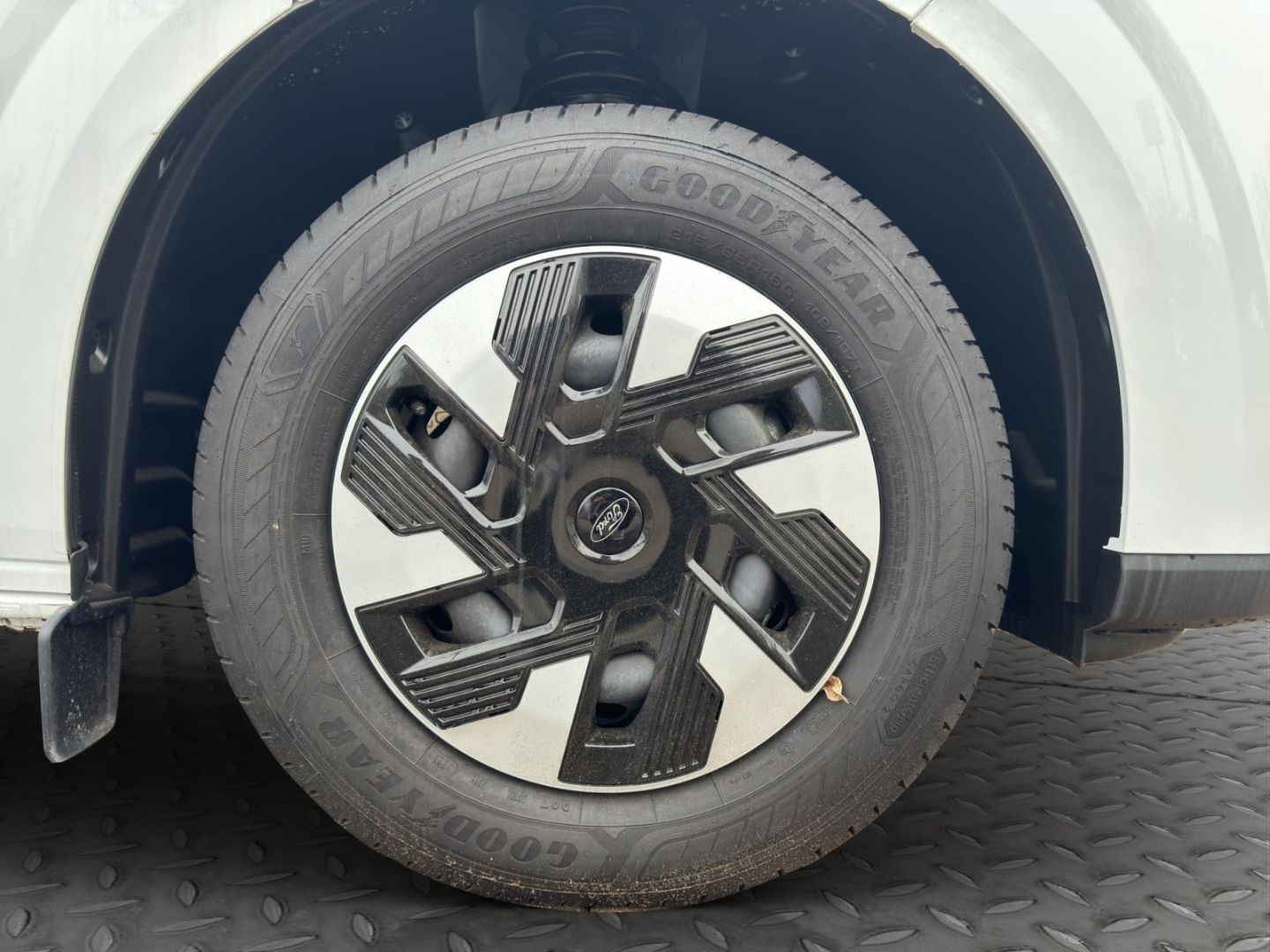 Fahrzeugabbildung Ford Transit Custom Kasten E 320 L1 Trend RWD Navi LE