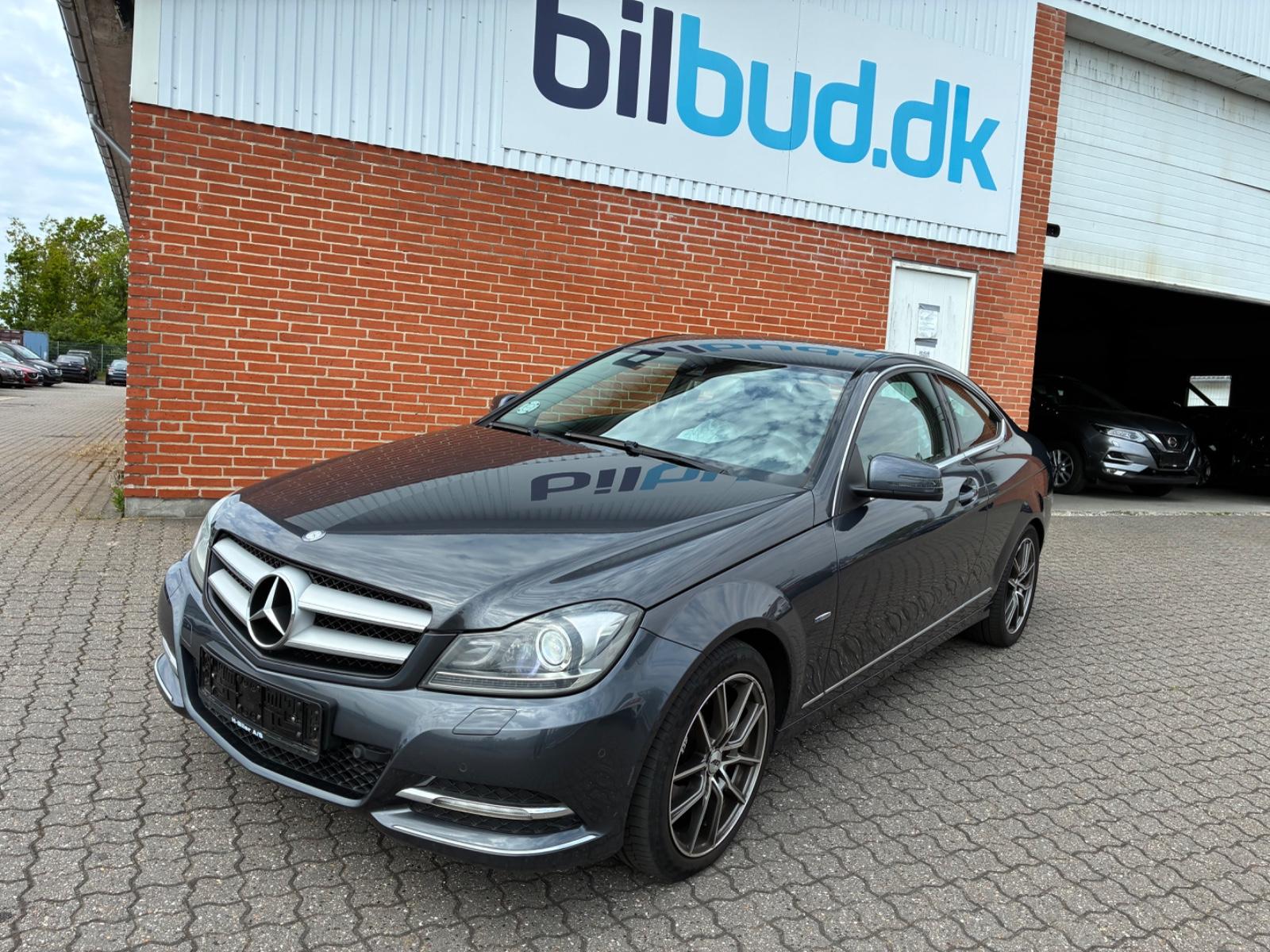 Mercedes-Benz C 180 Coupe AUT. FACELIFT XENON 2 SET OF WHEELS