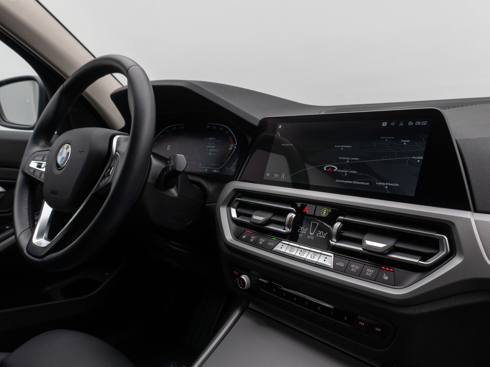 Fahrzeugabbildung BMW 318i Kamera DAB HiFi CockPitPro Alarm LED Sport