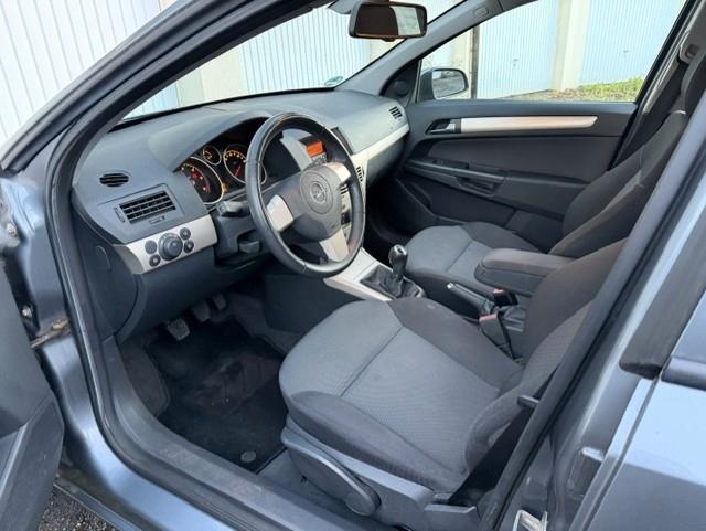 Opel Astra 2007 — photo 9