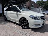 Mercedes-Benz B 180 NIGHT+SPORT-PAKET BI-XENON NAVI AHK 18"ALU - Mercedes-Benz B-Class in Hamburg