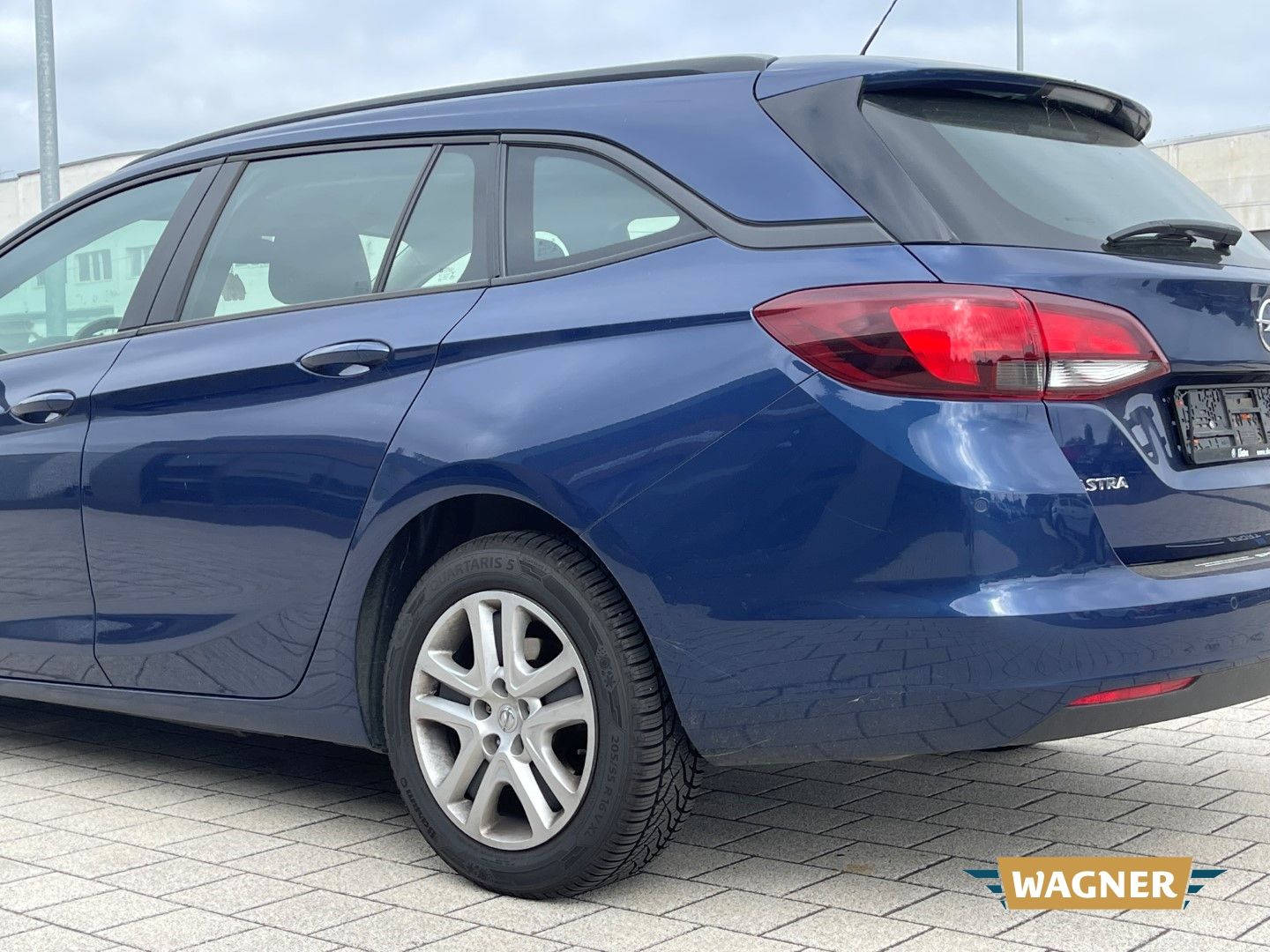 Fahrzeugabbildung Opel Astra Sports Tourer Edition  Abgasreinigung defe
