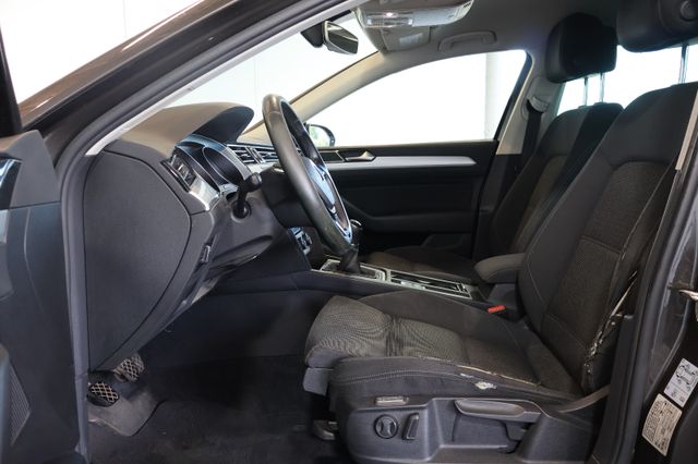 Volkswagen Passat 1.6 TDI Comfortline ACC+KAM+LED+17"+AHK