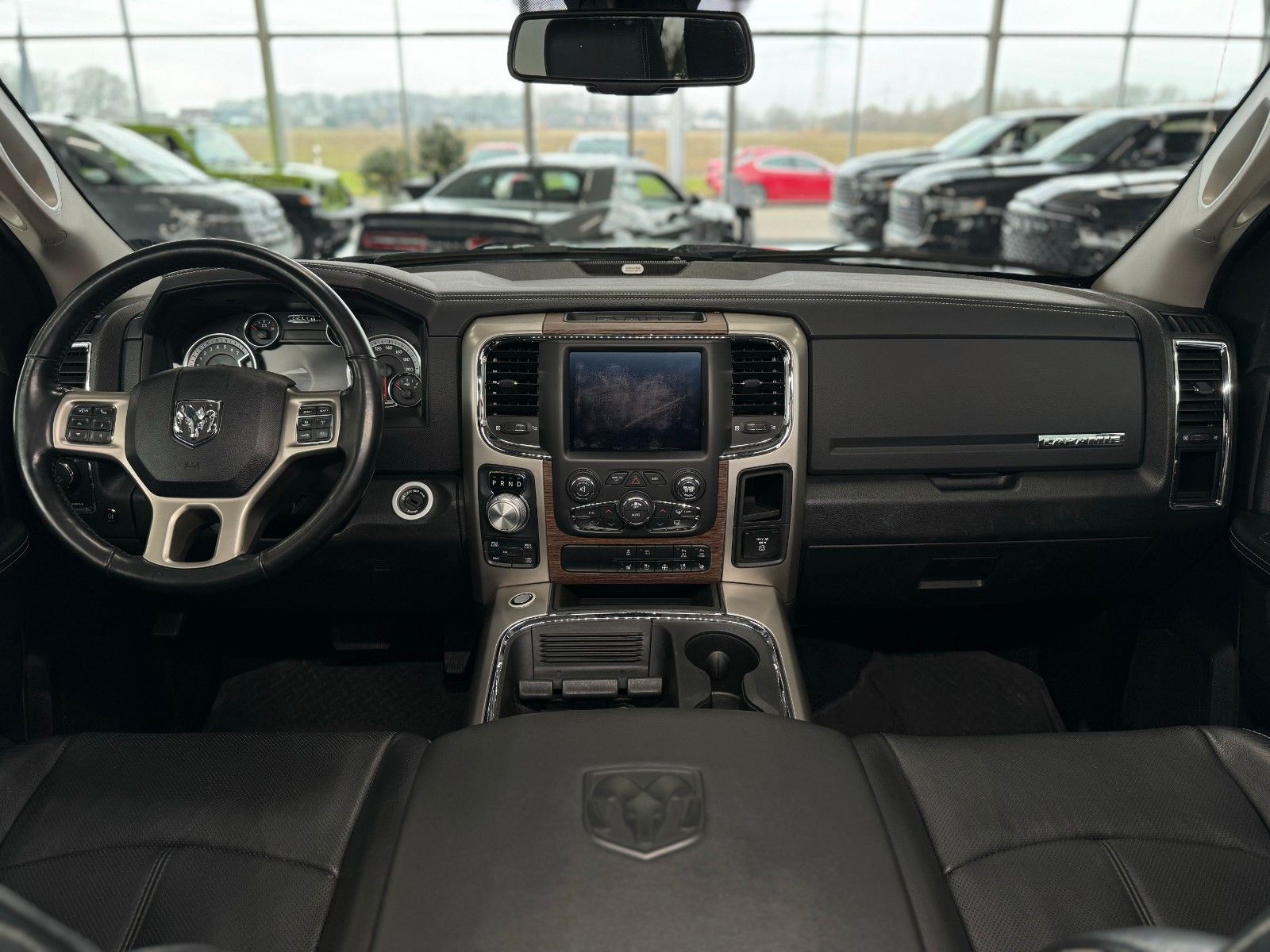 Fahrzeugabbildung Dodge RAM 1500 Laramie Classic  "LPG  AHK  Leder"
