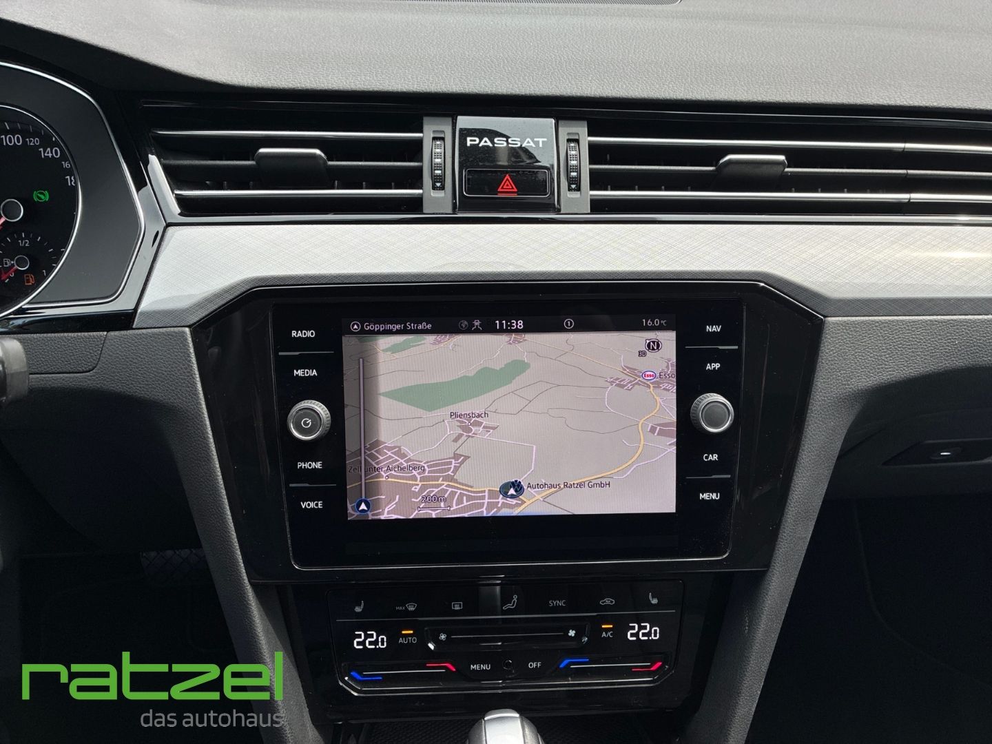 Fahrzeugabbildung Volkswagen Passat Variant 2.0 TDI DSG Business AHK-klappbar