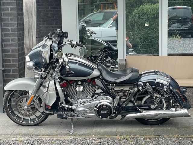 Harley-Davidson Street Glide 117  CVO  , EU model 5HD!