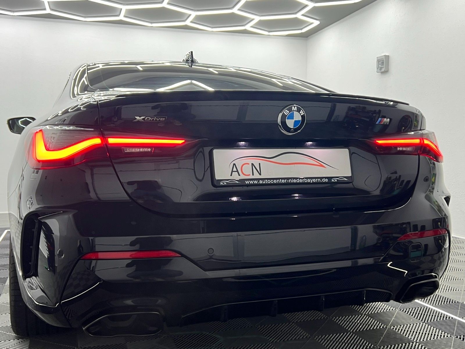 Fahrzeugabbildung BMW M440 i xDrive/LED/DAB/KAM/MEMORY/BICOLOR 19 ZOLL