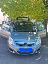 Opel Verkaufe Opel Zafira B-Klasse - Opel Zafira aus 2008 mit Diesel-Antrieb