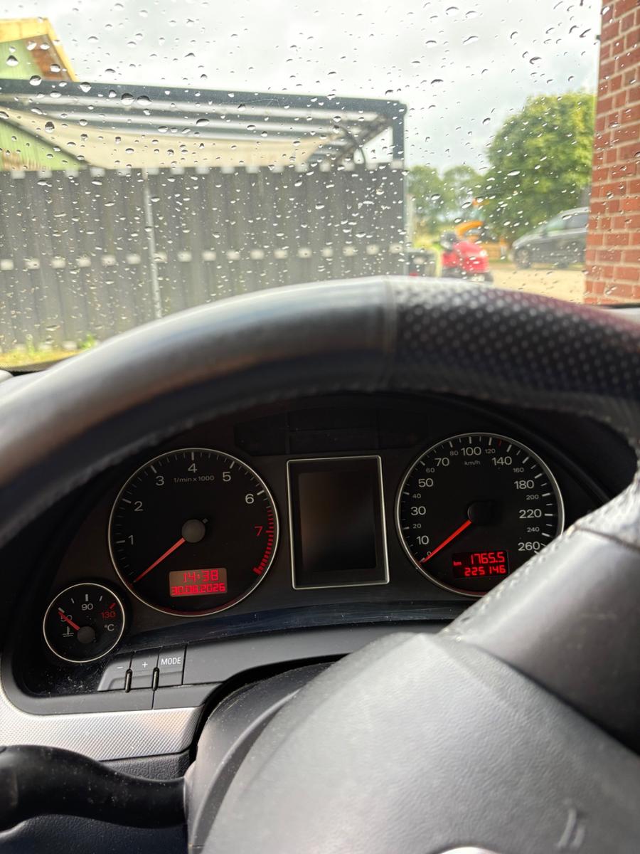 Audi A4 2006 — photo 8
