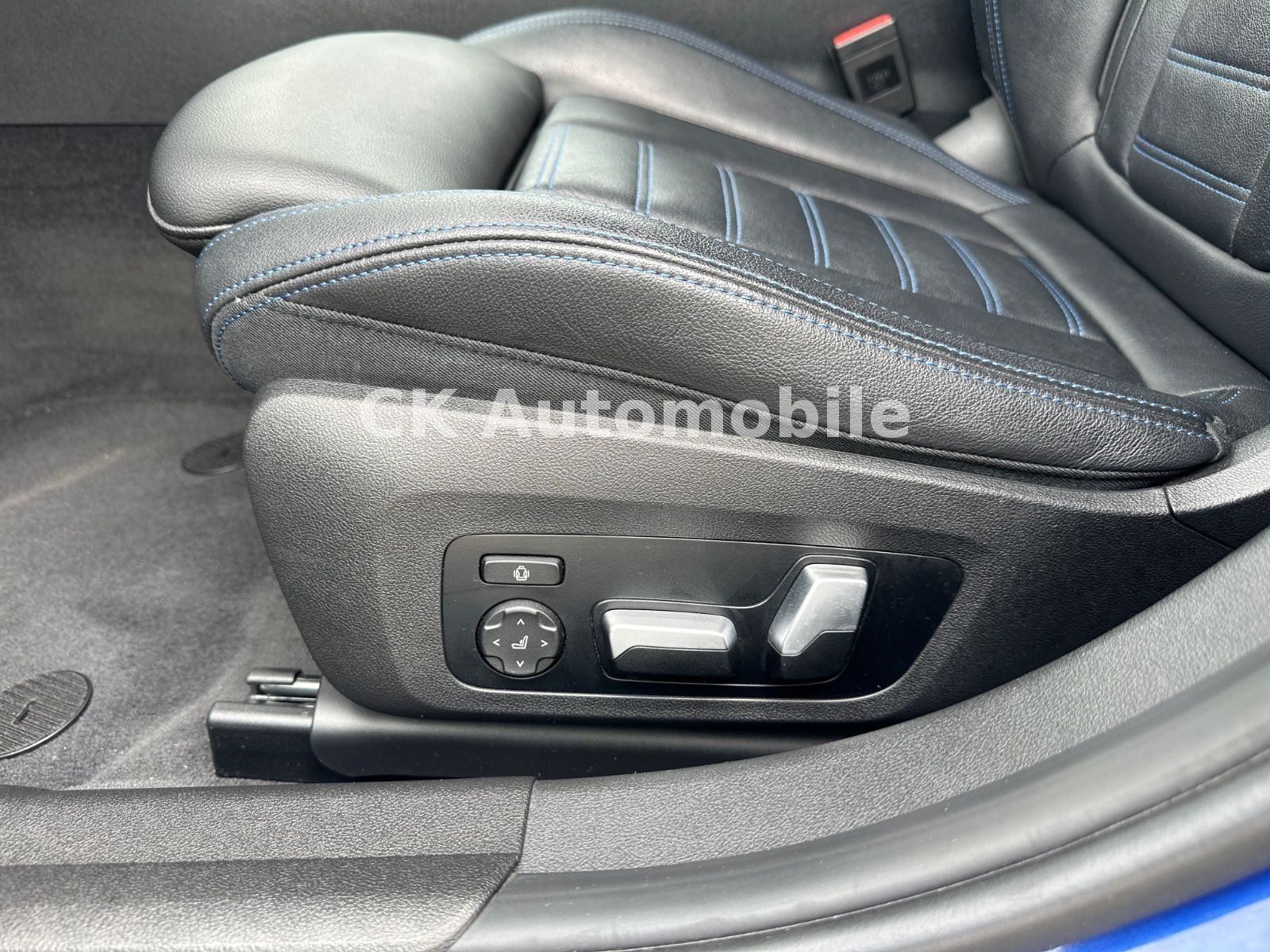 Fahrzeugabbildung BMW 330d Lim. M-Sport /Shadow-Line/Navi/Leder/LED