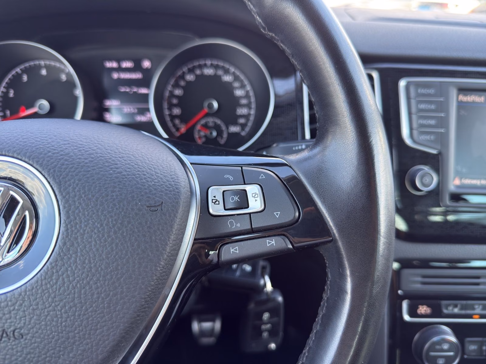 Volkswagen Golf Sportsvan 1.2 TSI SOUND*Navi*App-Connect*PD