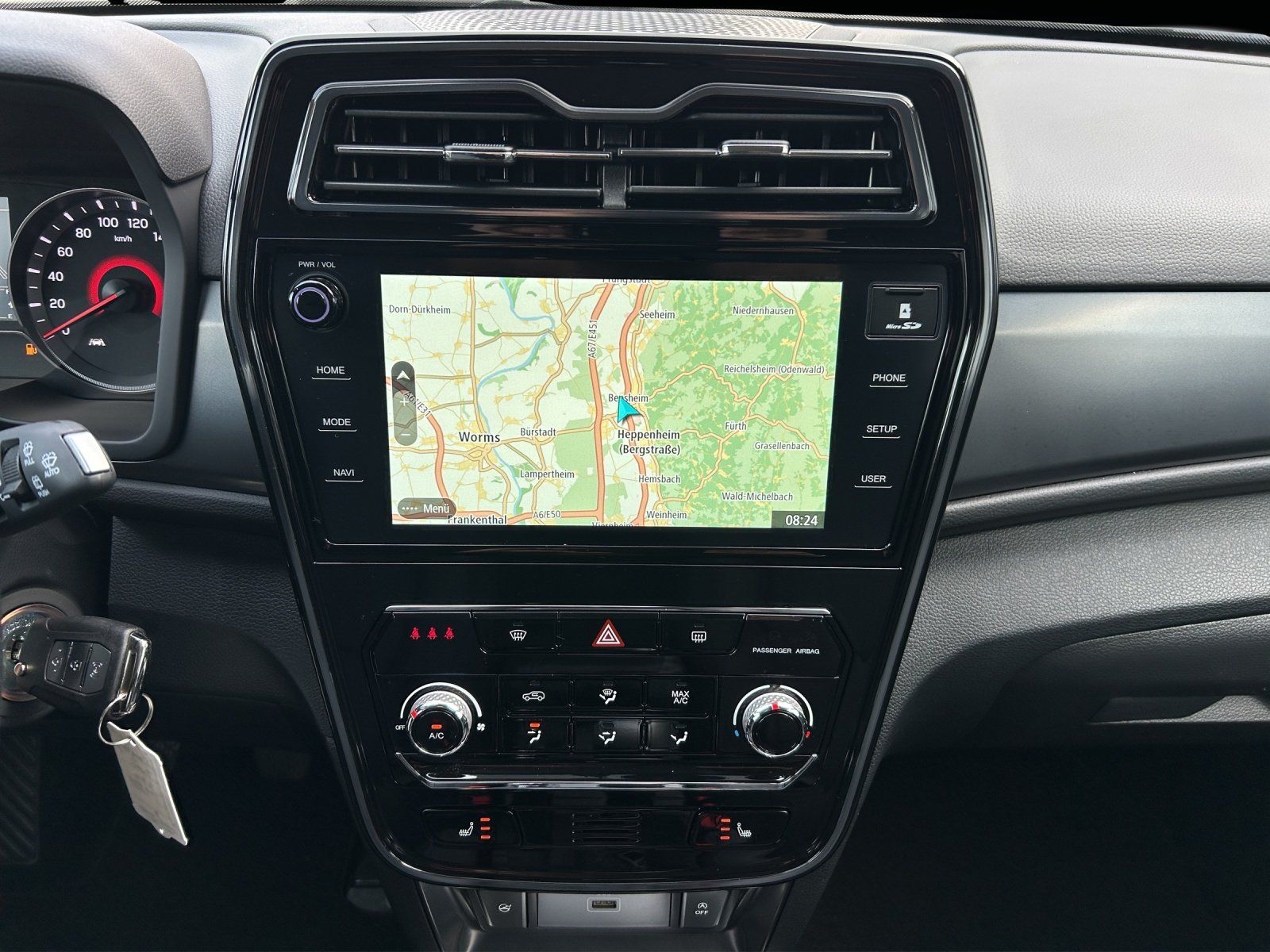 Fahrzeugabbildung Ssangyong Tivoli Fizz 1.5 T-GDI KAMERA/SHZ/NAVI/PDC/DAB/