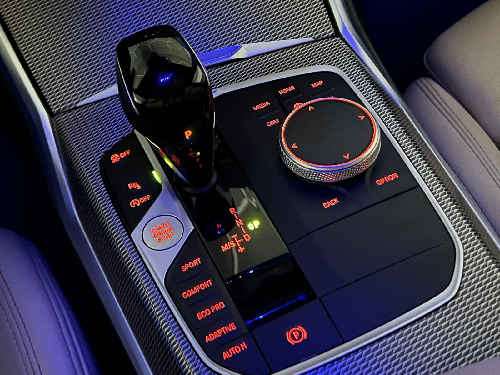 Fahrzeugabbildung BMW 330 d Lim. M SPORT/LASER/H&K/HuD/ACC/eGSD/LIVE