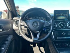 Fahrzeugabbildung Mercedes-Benz A 180 Style LED Navi Einparkhilfe Sitzhzng. 16"