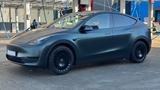 Tesla Model Y Hinterradantrieb, Sonderfarbe, SR RWD