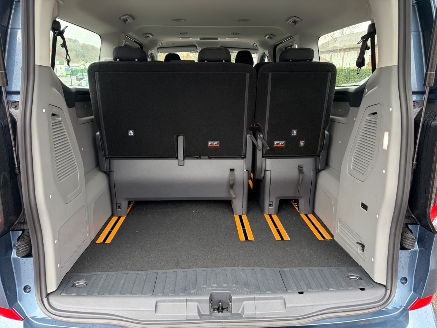 Fahrzeugabbildung Ford Tourneo Custom Bus (TTU) 320 L2 Titanium